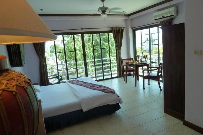 Super Green Hotel Chalong Exterior foto