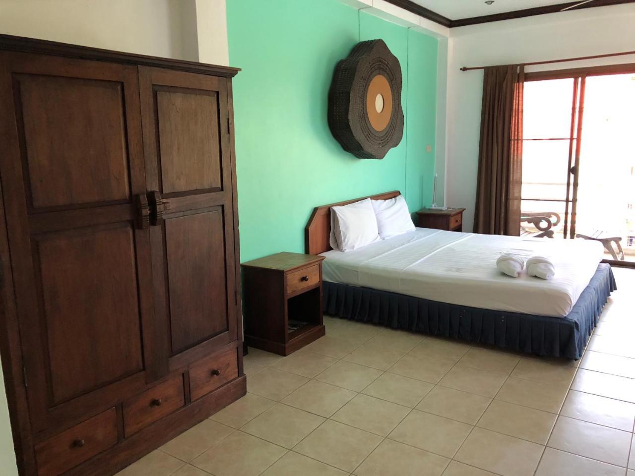 Super Green Hotel Chalong Exterior foto