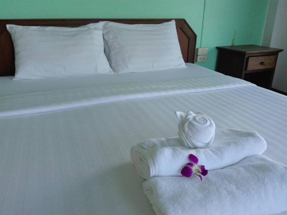 Super Green Hotel Chalong Exterior foto